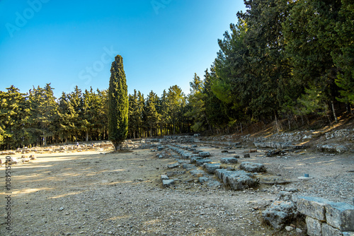 Ausflug zu den alten Ruinen von Asklepieion auf der Sonneninsel Kos, in der einst Hippokrates praktiziert  - Griechenland  photo