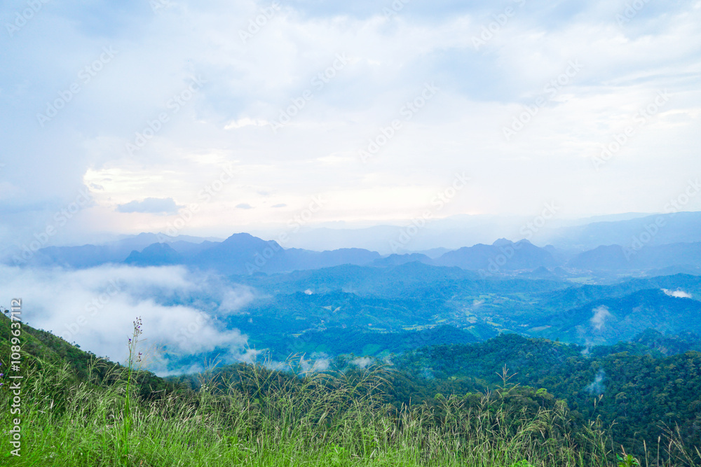Fototapeta premium Breathtaking sunrise over misty mountains nature landscape scenic view outdoor adventure tranquil atmosphere beauty of nature