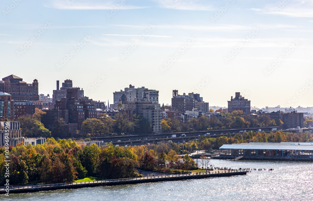 Fototapeta premium Brooklyn Waterfront Panorama, and East River Bank viewed from New York City's Lower Manhattan waterfront