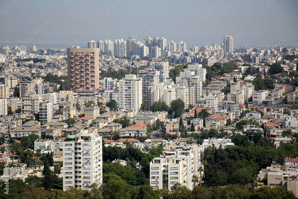 Obraz premium Tel Aviv Israel 2024. City on the Mediterranean coast.