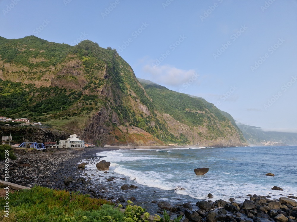 Obraz premium beach and rocks