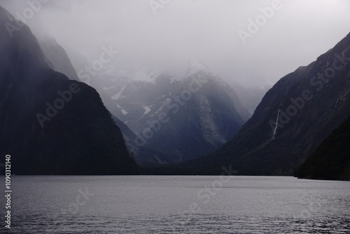 Landschaft Milford Sound photo