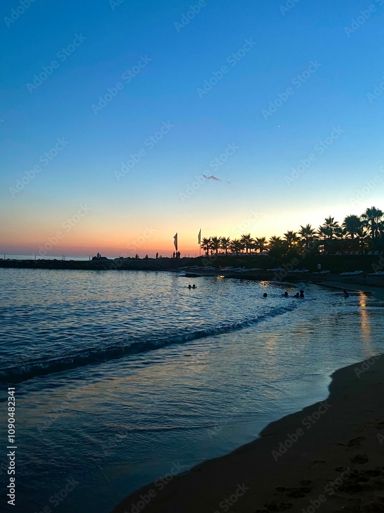 Obraz premium sunset over the sea