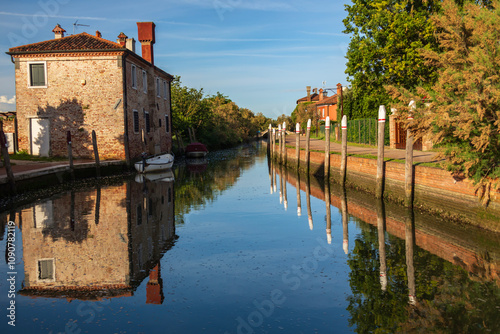 Obraz na płótnie Torcello all'alba. Isola vicino a Venezia. w salonie