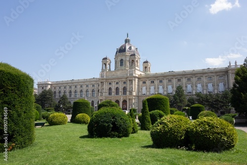 Obraz na płótnie Landscape with building of art museum in Vienna w salonie