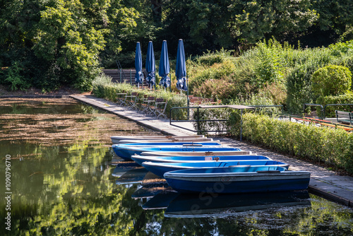 Wallpaper Mural Boote im See im Blücherpark in Köln Torontodigital.ca