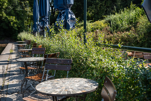 Terrasse am See im Blücherpark in Köln photo