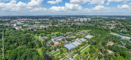 Sommer in Augsburg rund um das Naherholungsgebiet Siebentischwald photo