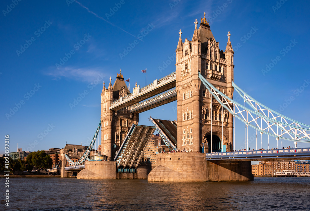 Fototapeta premium Tower bridge in London city, UK