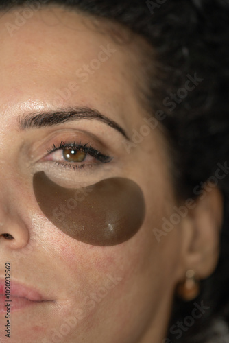 beauty salon, under-eye patch treatment to client