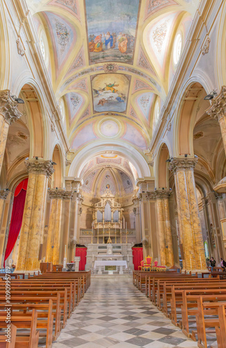 Galatina, Apulien, Italien. Chiesa dei Santi Pietro e Paolo (Peter und Paul Kirche). Die Kirche San Pietro e Paolo ist die Mutterkirche von Galatina und 36 Meter hoch. photo