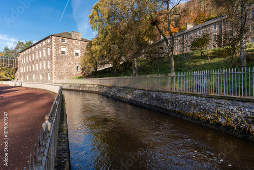 Fotografie New Lanark is a Scottish village on the River Clyde