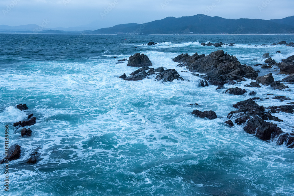 Obraz premium The huge power wave background ocean,