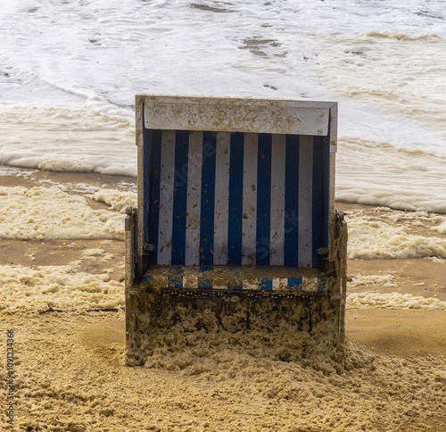 Obraz na płótnie Beach chairs washed away by storm surges on the beach on the island of Sylt w salonie