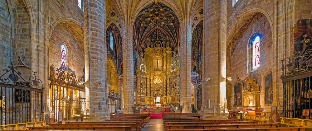 Fototapeta premium interior of church, Logrono, La Rijoa, Spain, Europe, Sepetmber 2024