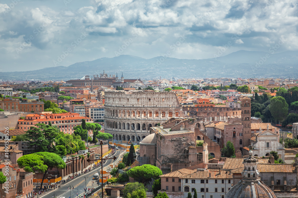 Fototapeta premium View of Rome from the Palazzo Vittoriano