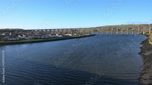 Wallpaper Mural The full breadth of the Royal Border Bridge. Torontodigital.ca