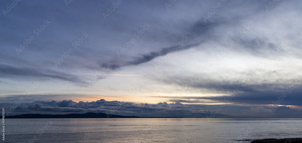 Obraz premium Beautiful Sunrise Over Victoria on Vancouver Island, Canada