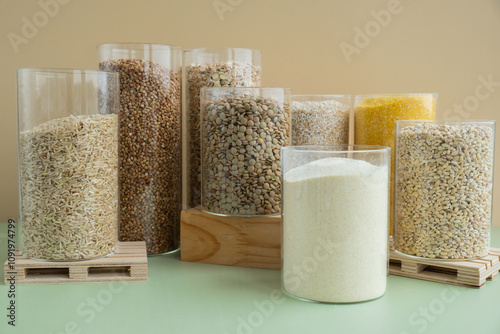Foto Set of Raw porridges in sustainable packaging