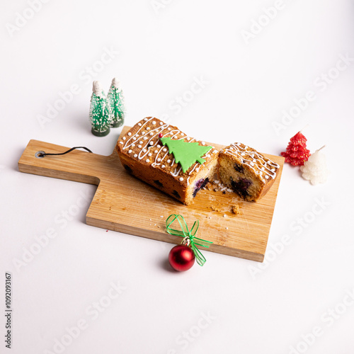 christmas cake with berries