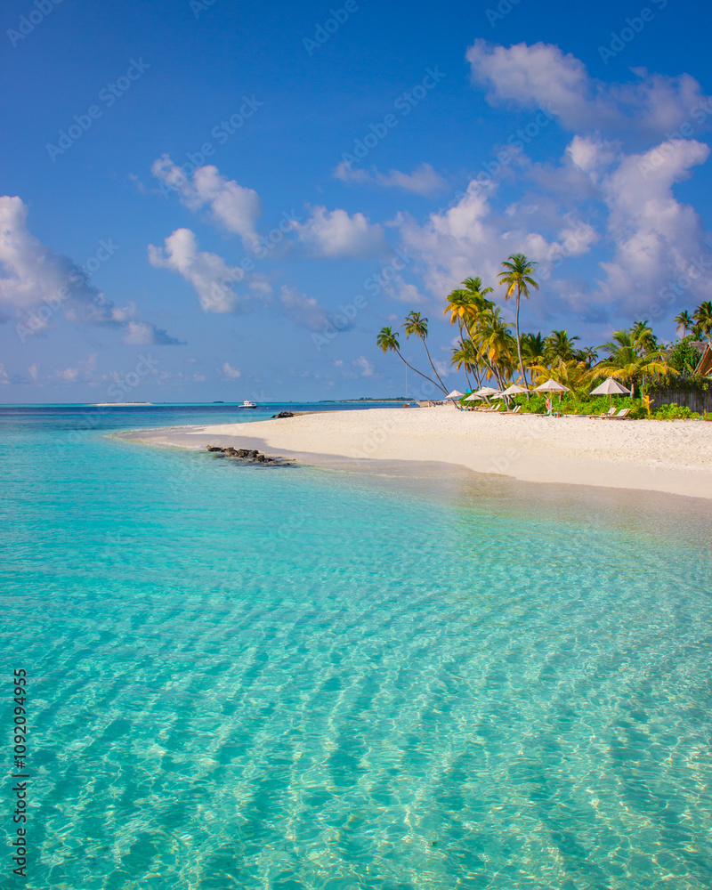 Naklejka premium paradise island surrounded by turquoise lagoon and blue skies in the maldives