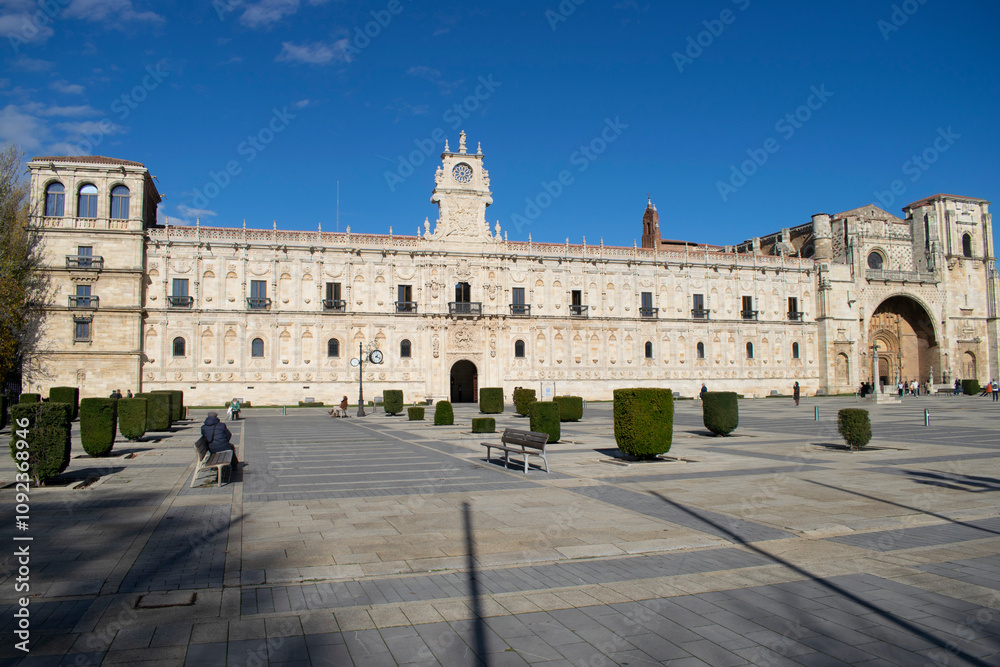 Fototapeta premium Convento de San Marcos situado en León, España