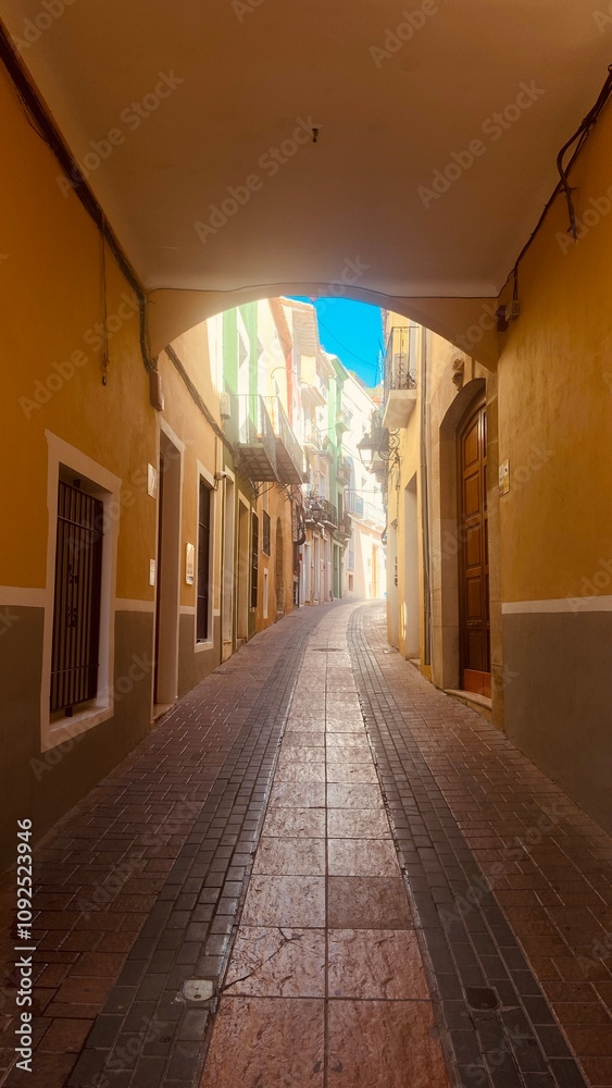 Fototapeta premium Gasse in Vila Joiosa