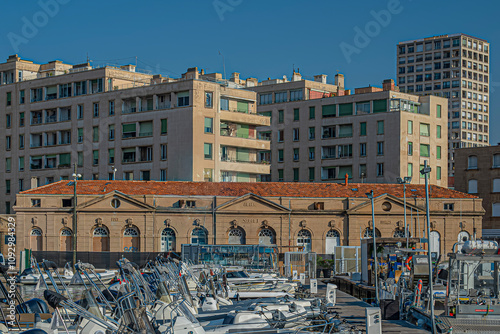 L'ancienne douane sur le vieux port de Marseille photo