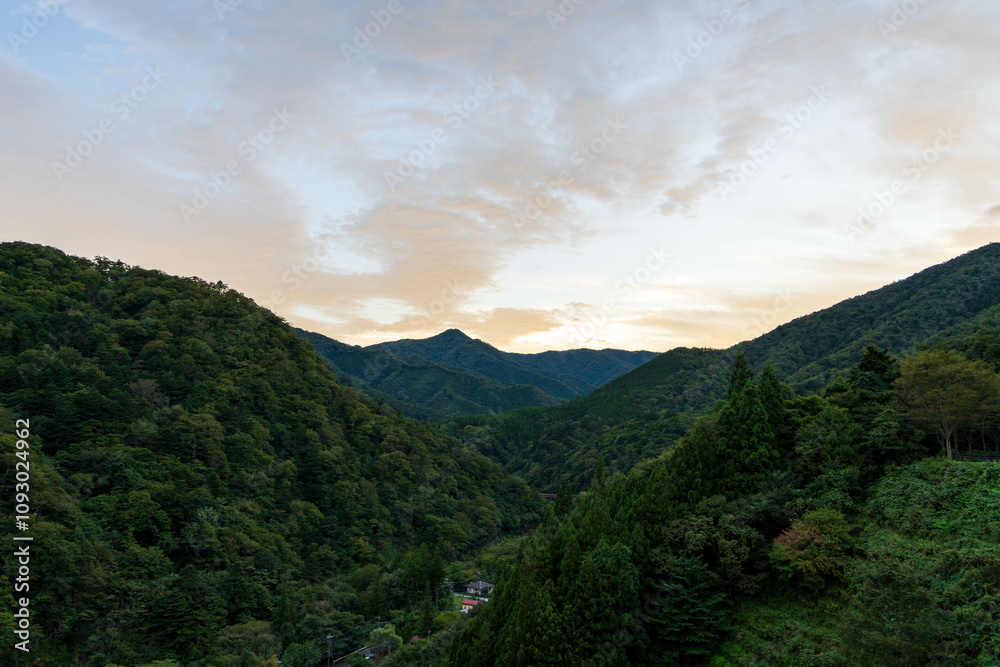 山の夕暮れ 山の夕暮れ