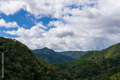 山と青空