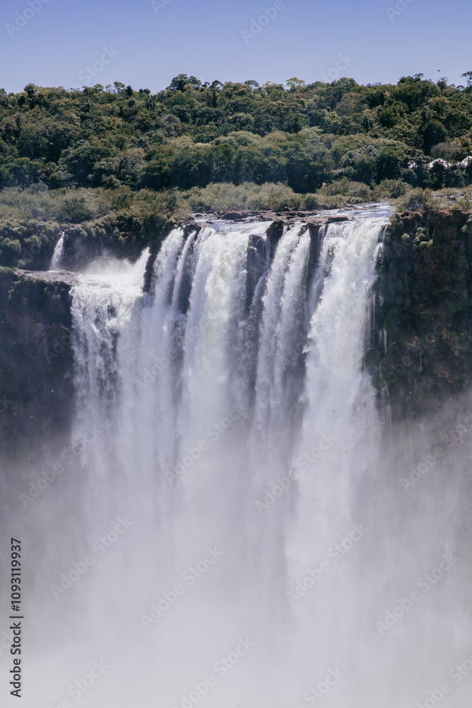 Impresionante Vista de la Garganta del Diablo en las Cataratas del Iguazú, Argentina Impresionante Vista de la Garganta del Diablo en las Cataratas del Iguazú, Argentina