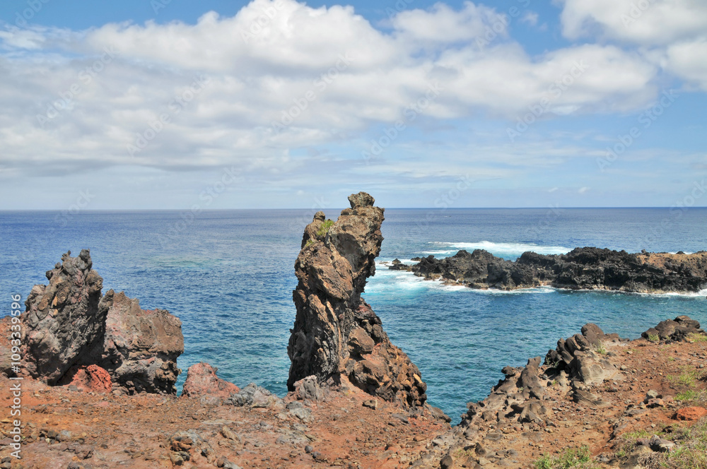 Naklejka premium Ana Kai Tangata sea cave in Easter Island or Rapanui, Chile