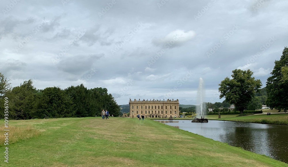 view of the estate and fountain view of the estate and fountain