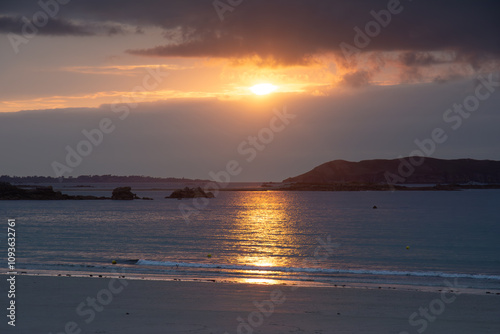 Coucher du soleil en Bretagne - France photo