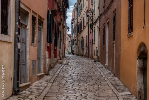 Fototapeta Naklejka Na Ścianę i Meble -  Beautifully landscaped streets and small squares in Rovinj, Istria, Croatia