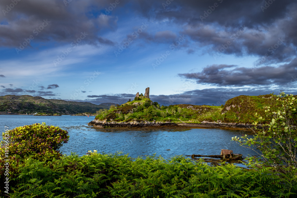 Ruin Of Castle Moil With Old Ship Wreck In The Harbor Of Village Kyleakin At The Atlantic Coast Of The Isle Of Skye In Scotland, UK Ruin Of Castle Moil With Old Ship Wreck In The Harbor Of Village Kyleakin At The Atlantic Coast Of The Isle Of Skye In Scotland, UK