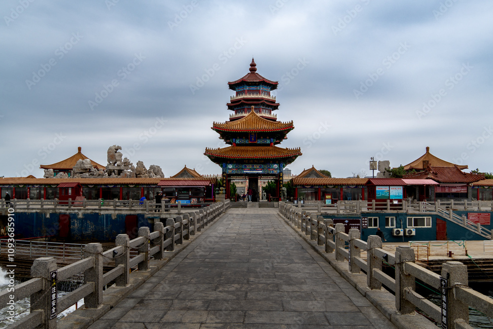 Obraz premium A Pathway to the Past Temple of the Eight Immortals