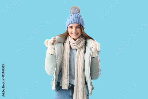 Happy young woman in stylis...