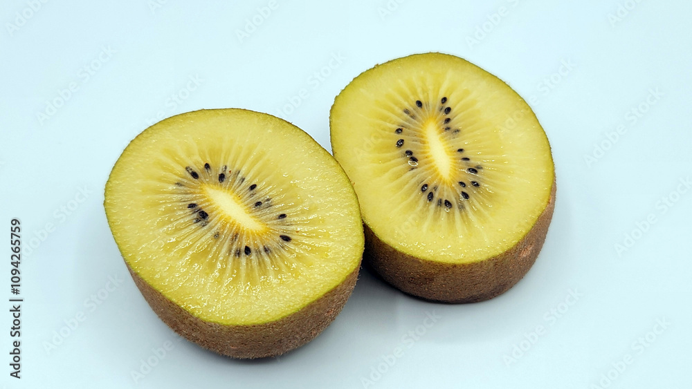 オーガニックのキウイフルーツ・ゴールデンキウイ/organic kiwi fruit・golden kiwi/유기농 키위 과일・황금 키위 オーガニックのキウイフルーツ・ゴールデンキウイ/organic kiwi fruit・golden kiwi/유기농 키위 과일・황금 키위