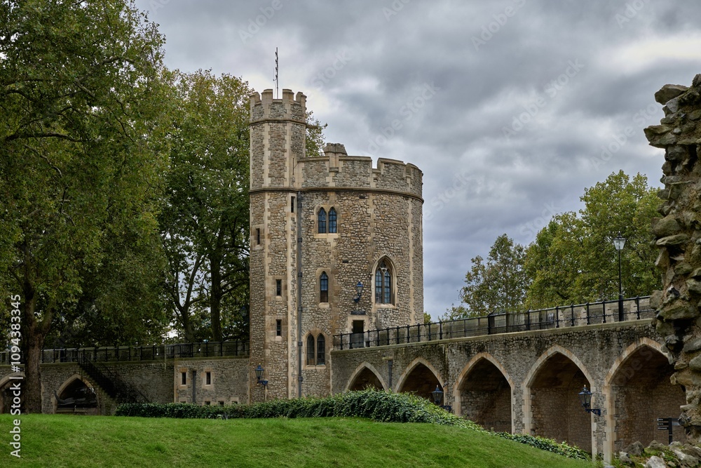 Fototapeta premium Medieval Lanthorn Tower at the Tower of London with battlements and Gothic windows