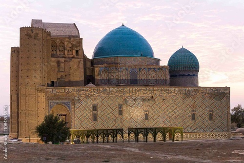 Photos mausoleum of rabia sultan begum