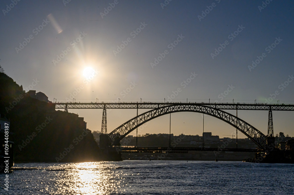 Naklejka premium Dom Luis I Bridge, Porto, Portugal