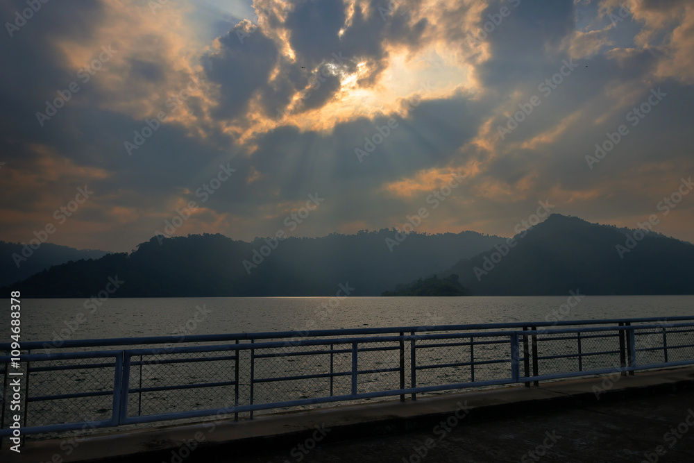 Fototapeta premium The beauty of the sunrise at the reservoir