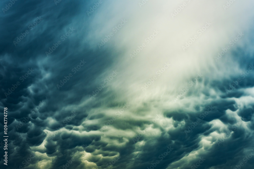 Obraz premium dramatic sky with dark clouds