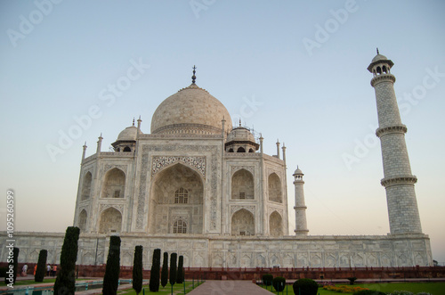 Taj Mahal The beautiful monuments in India 