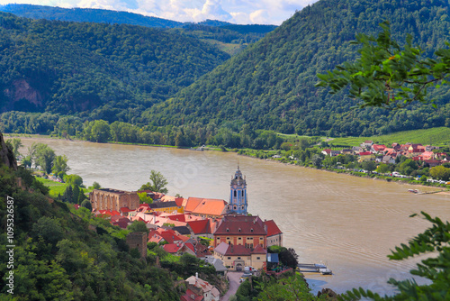 Dürnstein mit der Donau photo