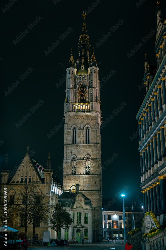 Obraz premium Belfry in Ghent, Flemish Region, Belgium. Night picture.