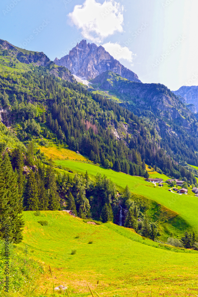 Obraz premium Blick vom Pflerschtal in die Stubaier Alpen