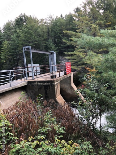 Dam bridge
