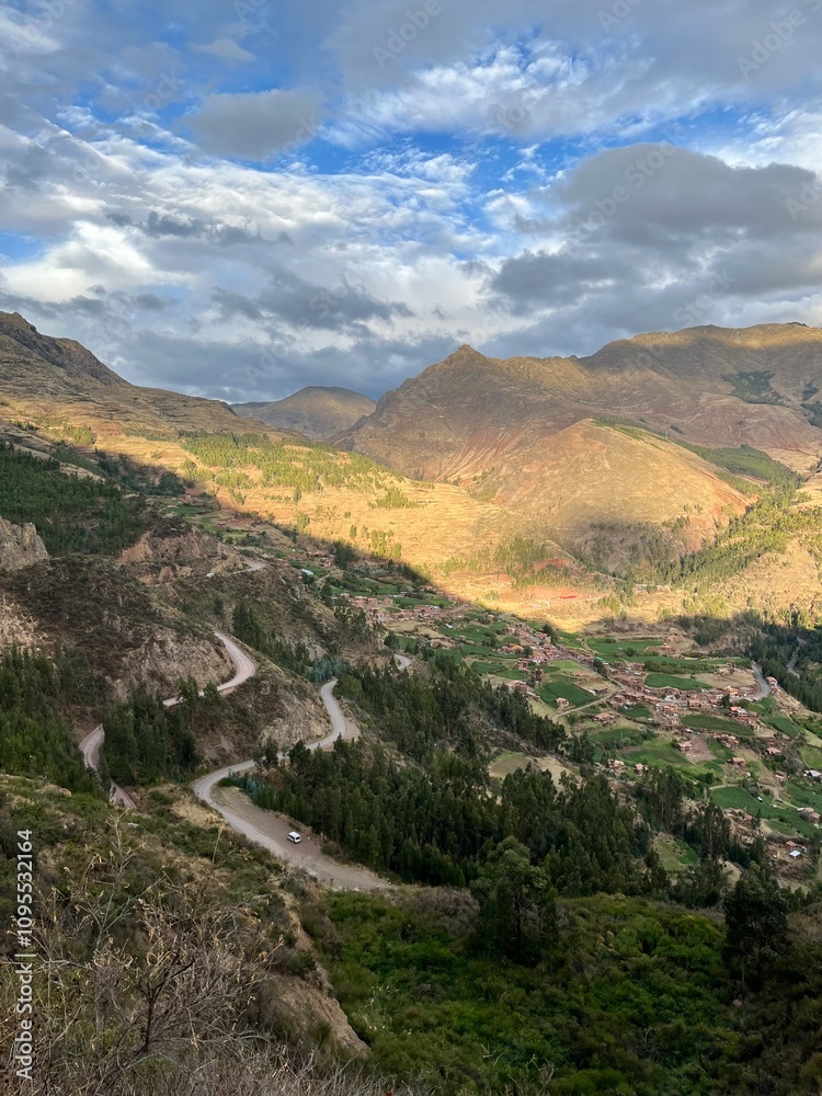 Obraz premium Scenic View of Pisac in Peru 